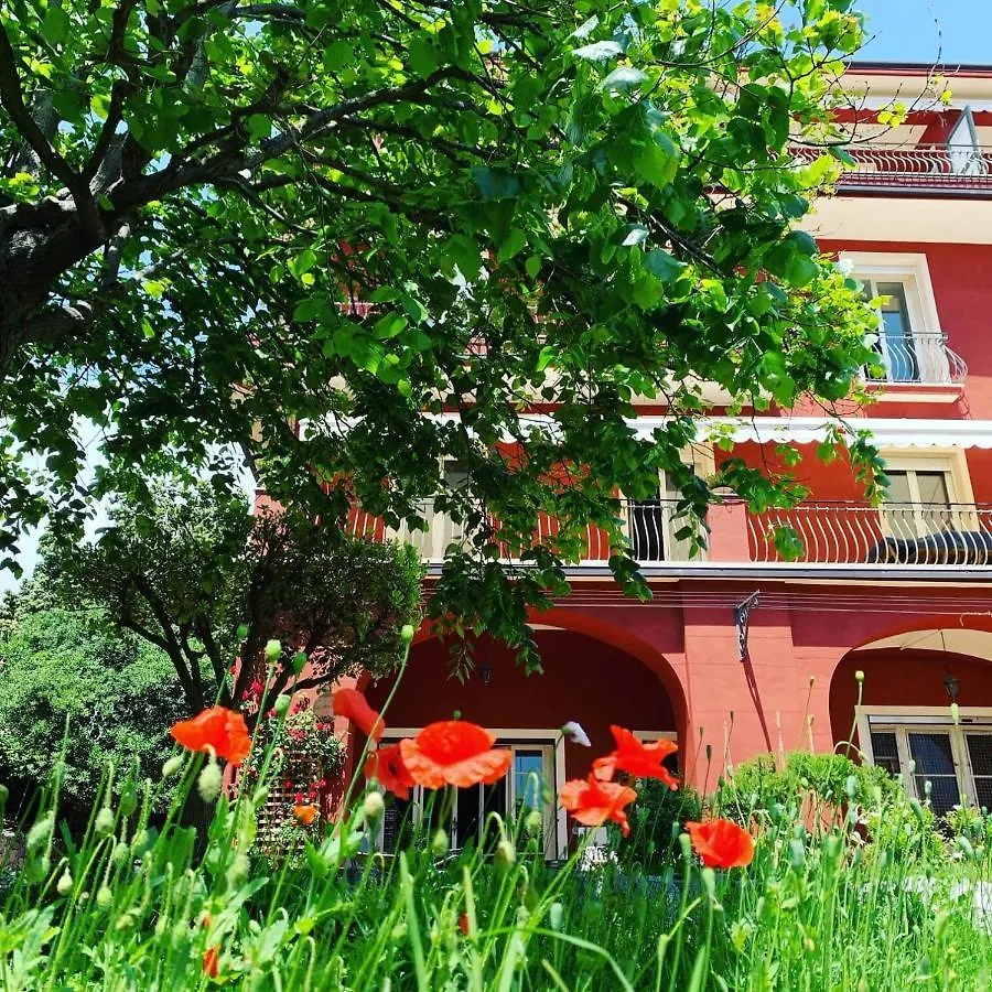 Bed & Breakfast La Fabrique A Poupees - Chambres Et Appartements De Charme Au Coeur De Menton